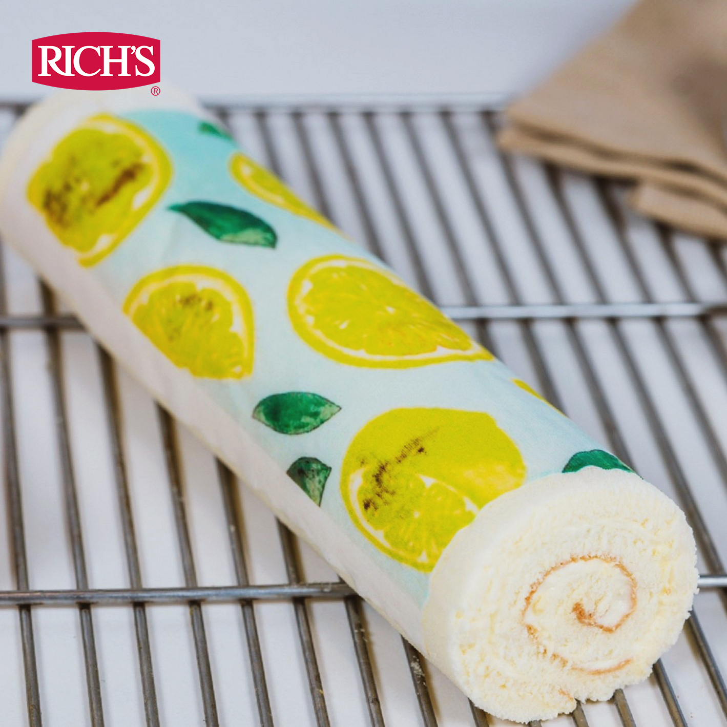 Chiffon Roll Cake With Patterns